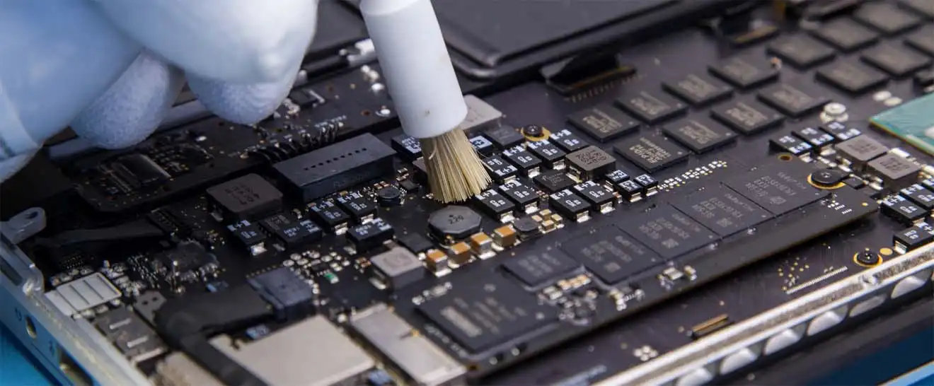 Чистка Apple MacBook от пыли в Черноголовке | Замена термопасты